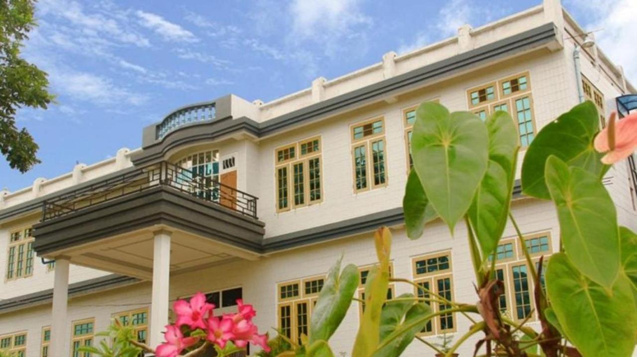 Ever Green Hotel Hsipaw Buitenkant foto